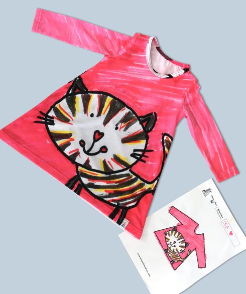 Cégünk ruházati textilek, lakberendezési textilek és reklám anyagok tervezésével, gyártásával és kivitelezésével foglalkozik, illetve vállalunk emblémázást is. Ha igazán egyedi lakástextilt, sport- vagy divatruházatot keresel, akkor a Printextil tökéletes választás!